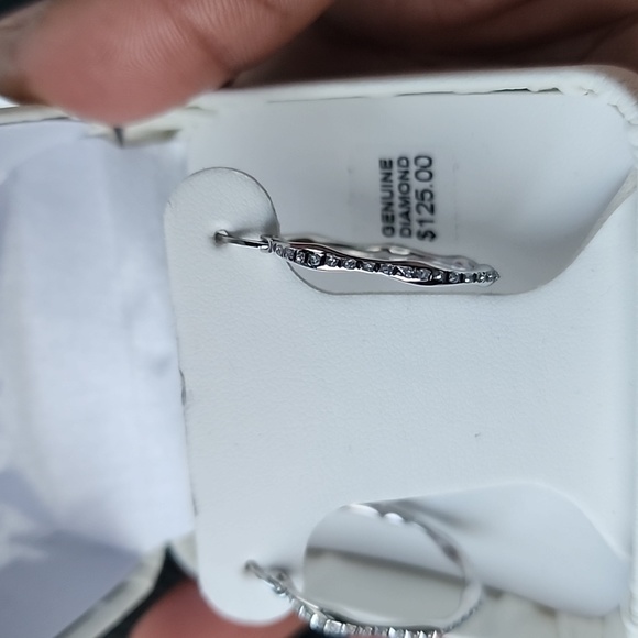 Beautiful diamond earrings! - Picture 5 of 5